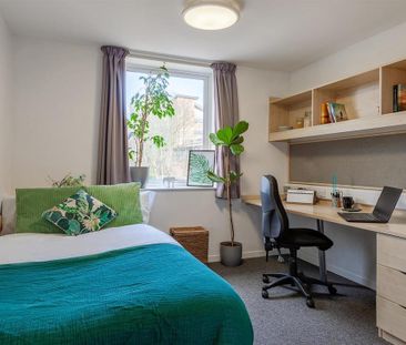1 bedroom in a flat share to rent - Photo 5