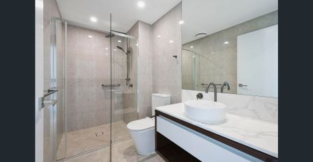 Stylish Broadbeach Apartment with Ocean & City Views - Photo 5