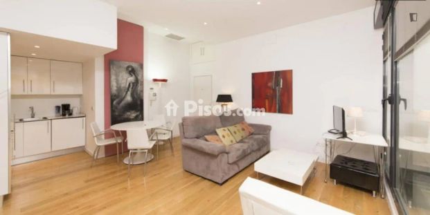 Piso en alquiler en Guindalera - Photo 1