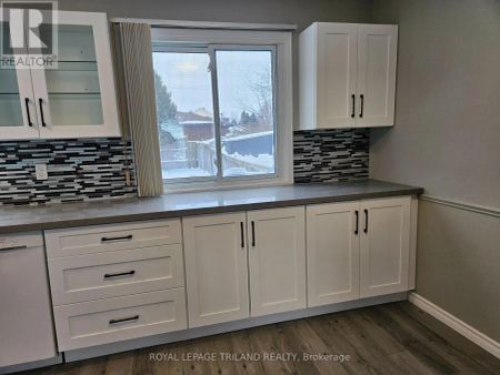 1004 LAWSON ROAD - Photo 4