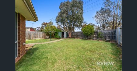 A beautiful & cozy Family Home in Hoppers Crossing - Photo 4