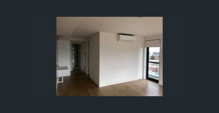 Modern 2-Bedroom Apartment with Stunning Views in Moonee Ponds - Photo 3