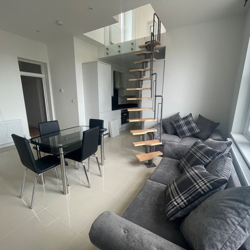 4 Bed Flat, Emmanuel House, CR2 - Photo 1