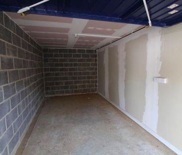 1 bedroom coach house to rent - Photo 2