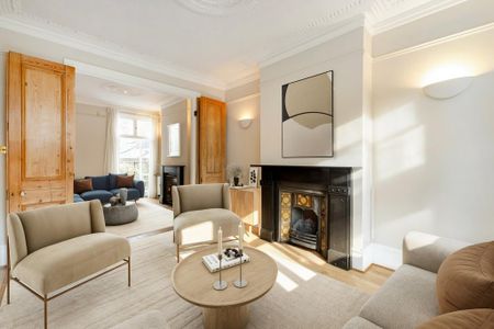 4 bedroom terraced house to rent - Photo 3