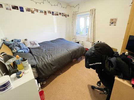 3 bedroom terraced house to rent - Photo 3