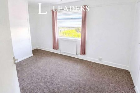 The Circle, Mansfield Woodhouse, Mansfield, Nottinghamshire, NG19 - Photo 2