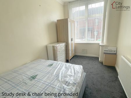 4 Bedroom Mid Terraced House - Photo 5