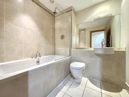 2 bedroom flat to rent - Photo 4
