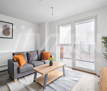 373 Horn Lane, London - Photo 2
