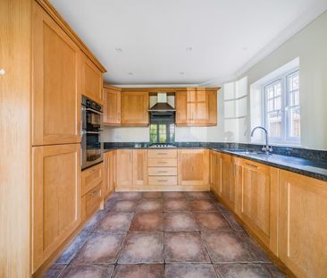 4 bedroom detached house to rent - Photo 2