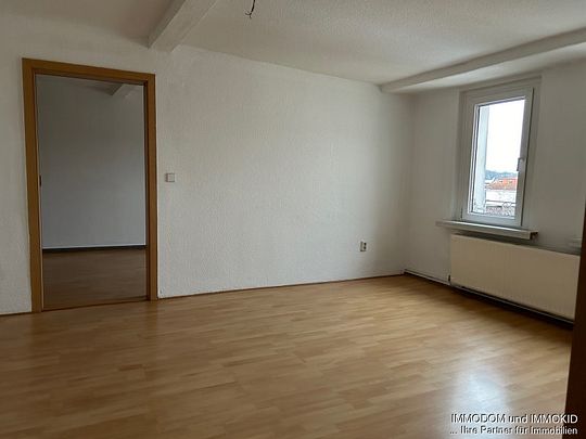 Gesucht? Gefunden... 4-Zi.-Wohnung im Dachgeschoss für Familien oder Paare zu vermieten! - Photo 1