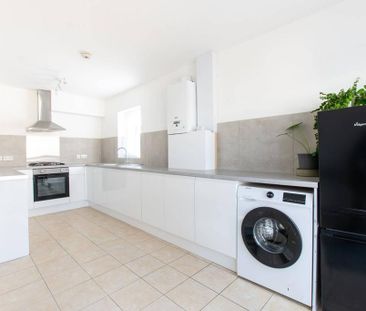 3 bedroom terraced house to rent - Photo 5