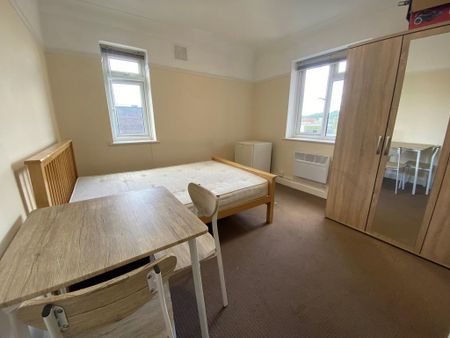 Studio to rent - Photo 2