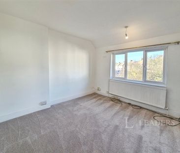 3 bedroom house to rent Springfield Park Road, Chelmsford, Essex, CM2 - Photo 2