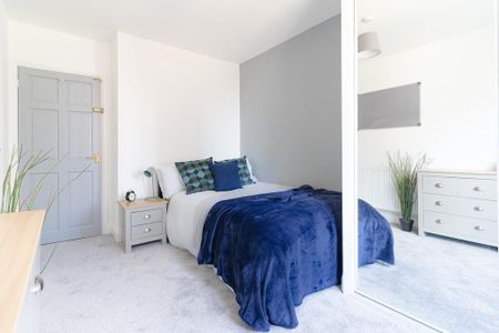 5 bedroom terraced house to rent - Photo 2