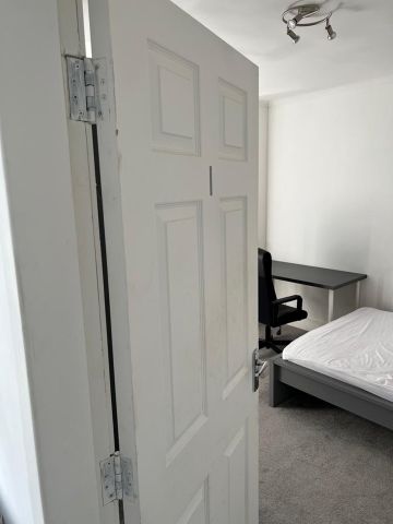 3 Bed Semi-Detached House, Stanfell Road, LE2 - Photo 4