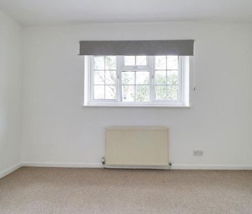 2 bedroom semi-detached house to rent - Photo 4