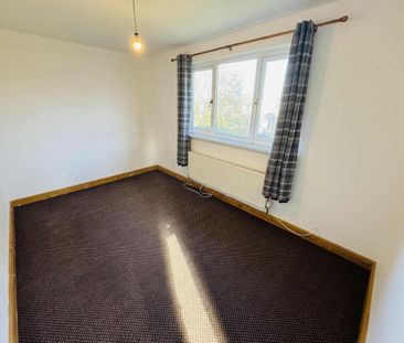 3 bedroom end of terrace house to rent - Photo 5