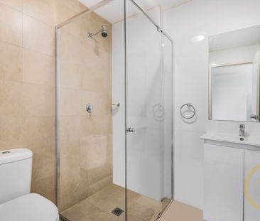 Immaculate 2 Bedroom Modern Apartment - Photo 4