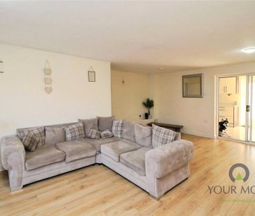 4 bedroom detached house to rent - Photo 2