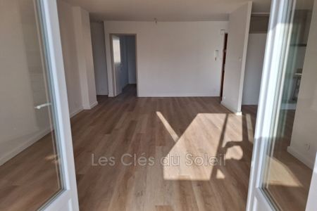 Location appartement 3 pièces 61 m² Toulon - Photo 4