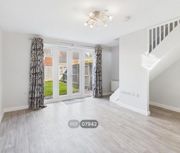 3 bedroom semi-detached house to rent - Photo 2