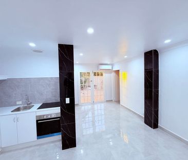 2x2 Newly renovated villa in Stirling - Photo 5