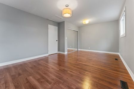 For Lease - 690 Elgin Street, Newmarket, Ontario - Photo 4