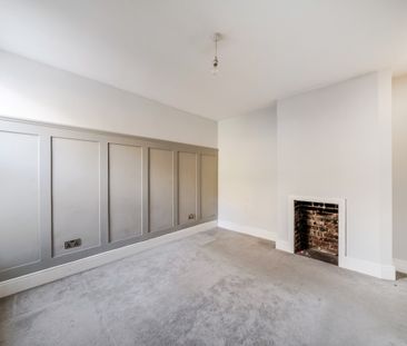 2 bedroom end of terrace house to rent - Photo 1