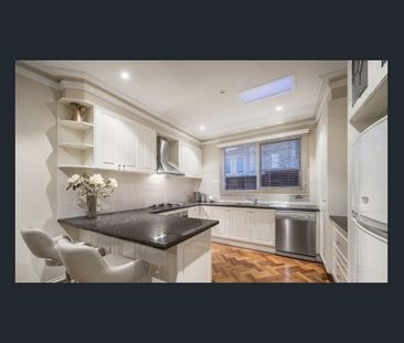 12 Kensington Pl, Templestowe, Vic 3106 - Photo 2