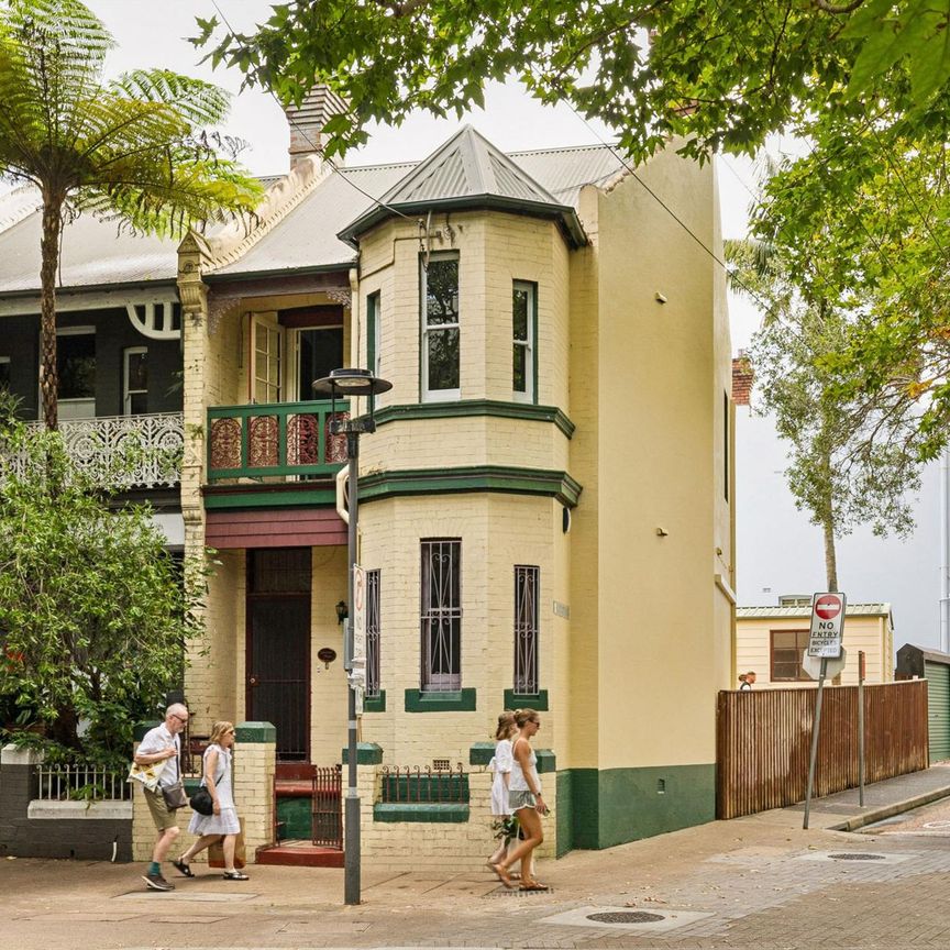 581 Bourke Street - Photo 2