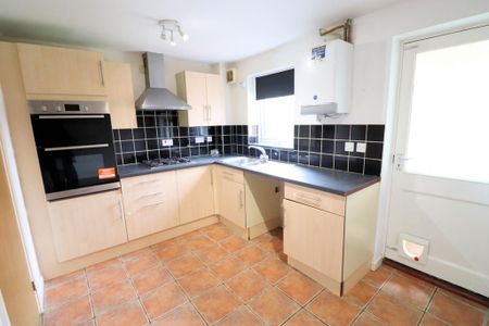 2 bedroom terraced house to rent - Photo 4