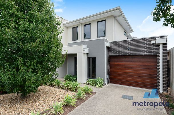 1B Marylin Court, BENTLEIGH EAST, VIC - Photo 1