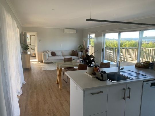 Modern 3Bed, 2Bath Home on Provisional Drive, Kamo - Photo 1