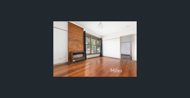 PRIME LOCATION! - Photo 1