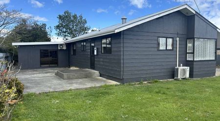 MASTERTON - 3 BEDROOMS - Photo 3