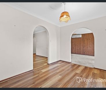 Charming 3 X 1 Family Home on a Generous Block - Photo 2