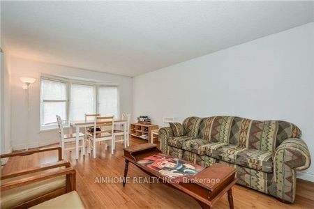 Detached Home For Lease | X8130534 - Photo 4