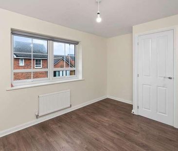 Henbury Gardens, Appleton, WA4 - Photo 3