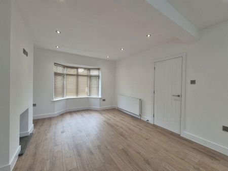 3 bedroom semi-detached house to rent - Photo 2