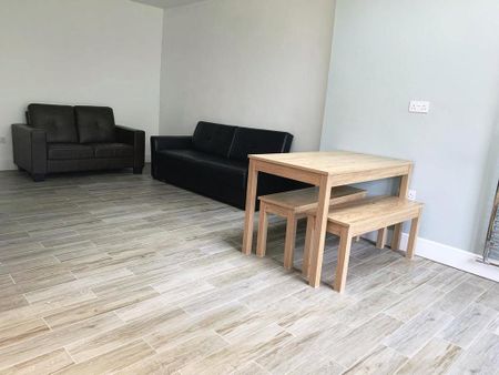 5 bedroom house to rent - Photo 2