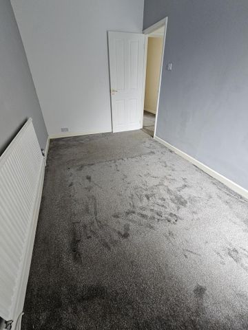 3 bedroom end of terrace house to rent - Photo 3