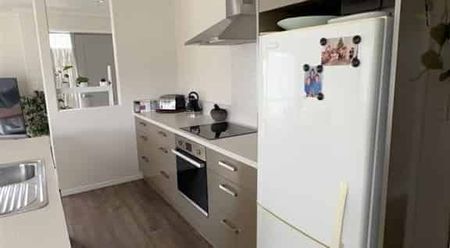 MODERN EASY LIVING IN KENSINGTON - Photo 5