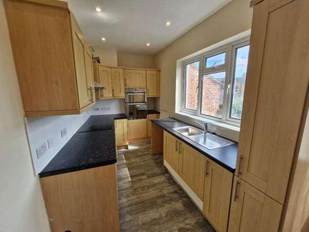 Rushton Road, Desborough, Kettering, Northants, NN14 - Photo 5