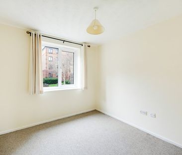 2 Bed Flat - Photo 3