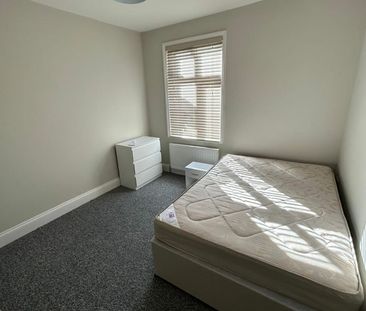 Room in a Shared House, Quadrant Road, CR7 - Photo 1