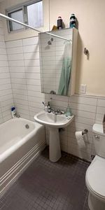 large, recently renovated 2 bedroom apartment - 1 decembre - Photo 3