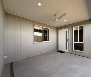 2/15 Kashmir Circuit, Greenbank QLD 4124 - House For Rent | Domain - Photo 5