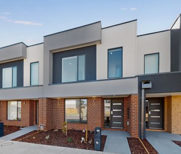 111 Prudence Parade, Point Cook VIC 3030 - House For Rent | Domain - Photo 3